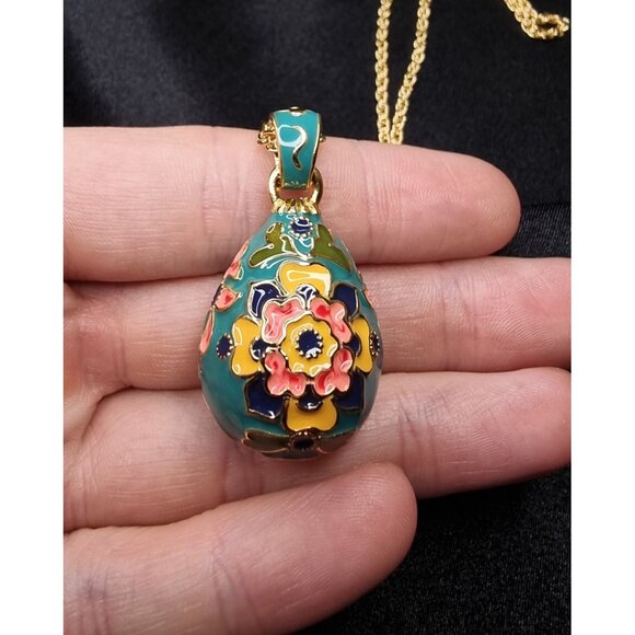 Vintage JOAN RIVERS Classics Collection Floral Pendant Necklace Gold-Tone Chain - Picture 3 of 5